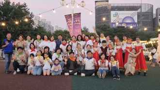 달빛 아래 하나 된 월곡동 : 달달 문화 놀이터, 모두의 축제로 빛나다